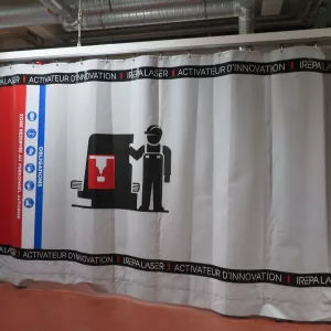 Bâche plastique imprimée coulissante