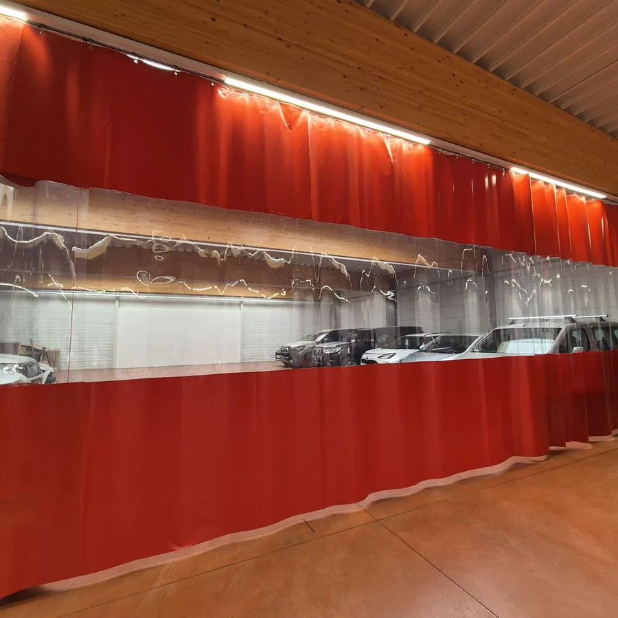 Rideau atelier sur rail