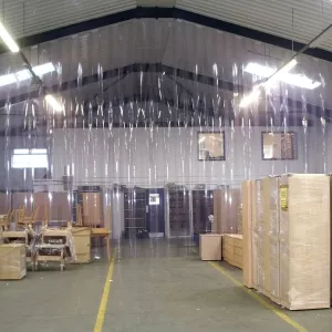 Rideau à lanières PVC sous pente