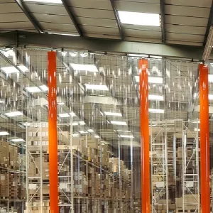 Rideau à lanières PVC sous pente sur mesure