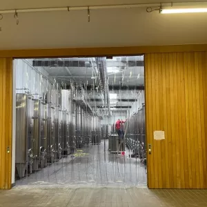 Porte à lamelles plastique pour le passage de personnel
