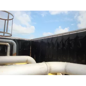 rideau phonique composé de lanières PVC
