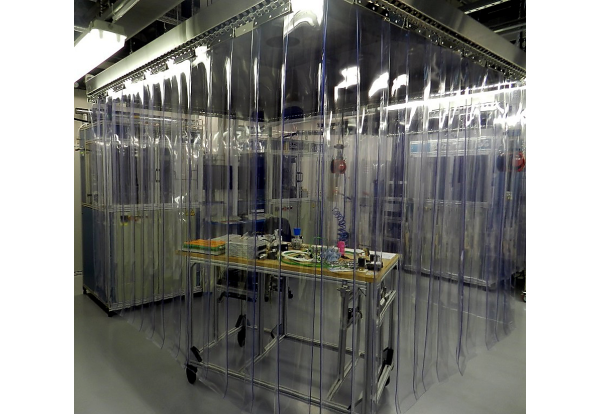Lanières PVC techniques pour les locaux industriels