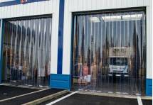 Porte à lanières fixes